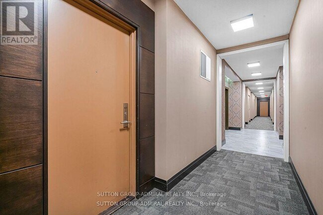 Building Photo - 520 Steeles Ave W
