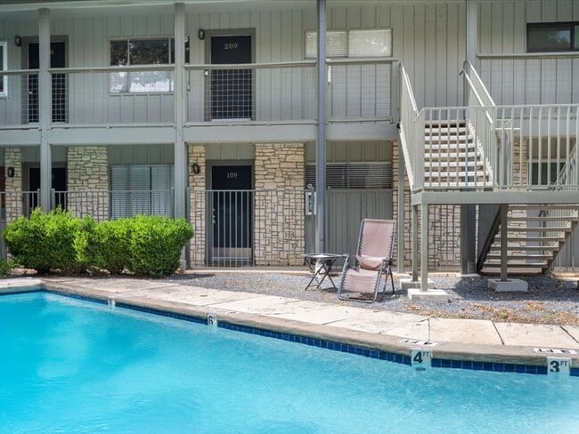 Pool - 2303 East Side Dr