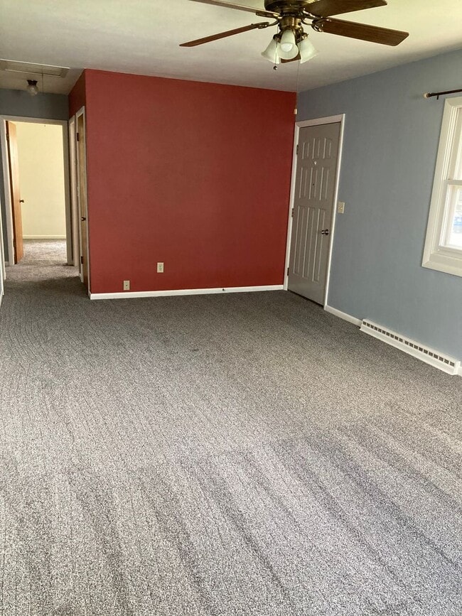 Building Photo - 3 Bedroom Home in Beloit!