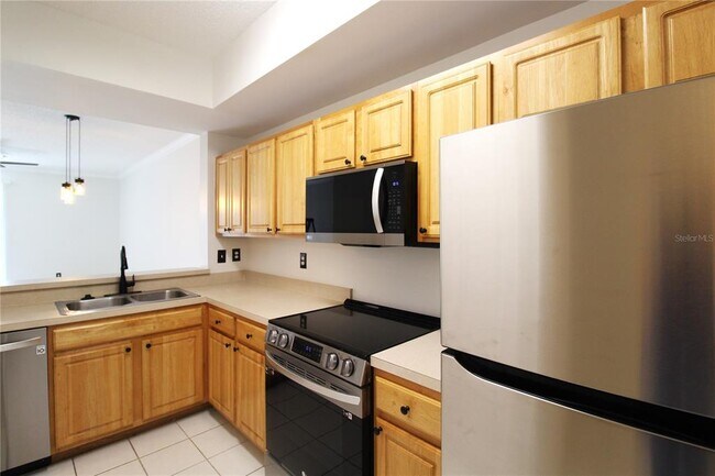 Building Photo - 5721 Bentgrass Dr