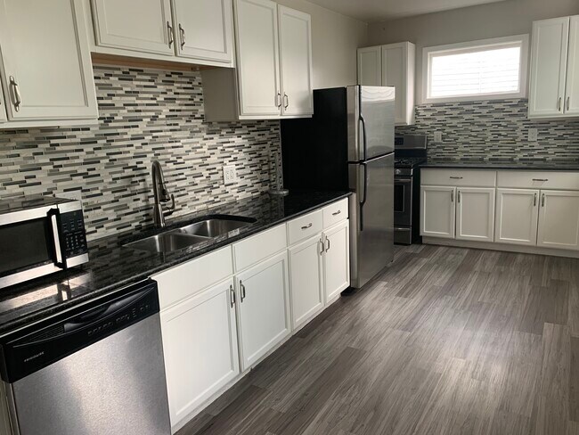 Building Photo - 61 Front St