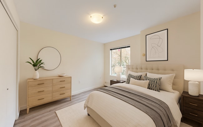 Building Photo - 2 Bed 2 Bath | West Broadway & Alma