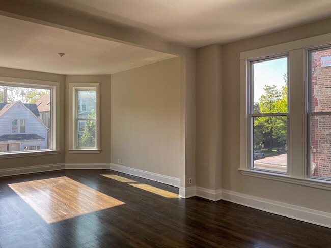 Building Photo - 2242 N Spaulding Ave