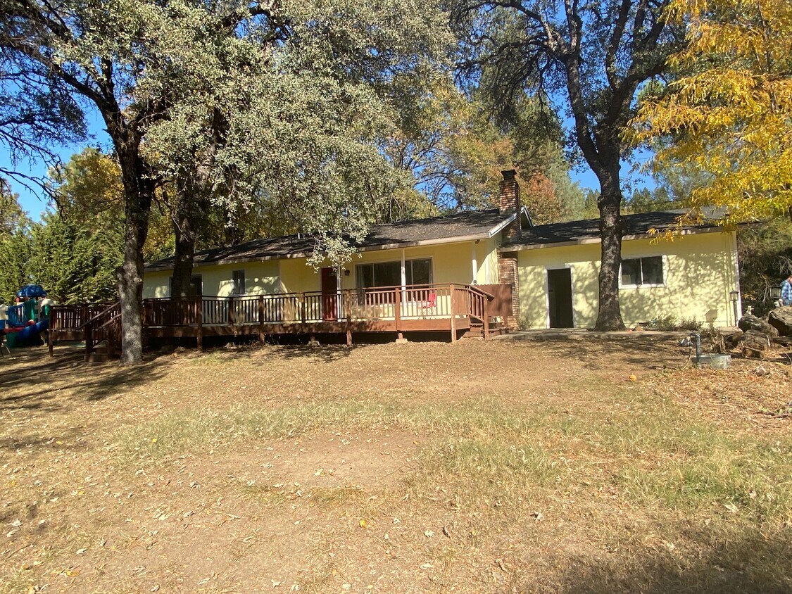 14062 Auburn Rd, Grass Valley, CA 95949 House Rental in Grass Valley