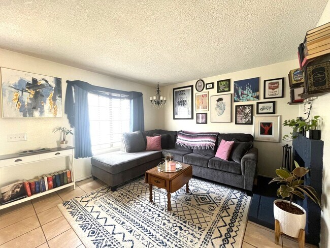 Foto del edificio - 2 bed, 1.5 bath in Riverside, CA!