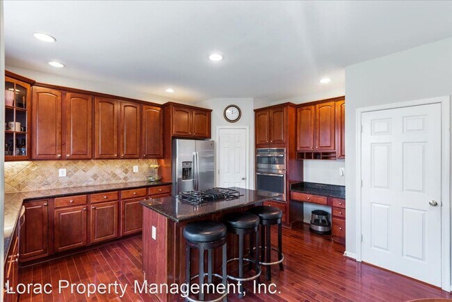 Building Photo - 4 br, 3.5 bath House - 1 Denton Court