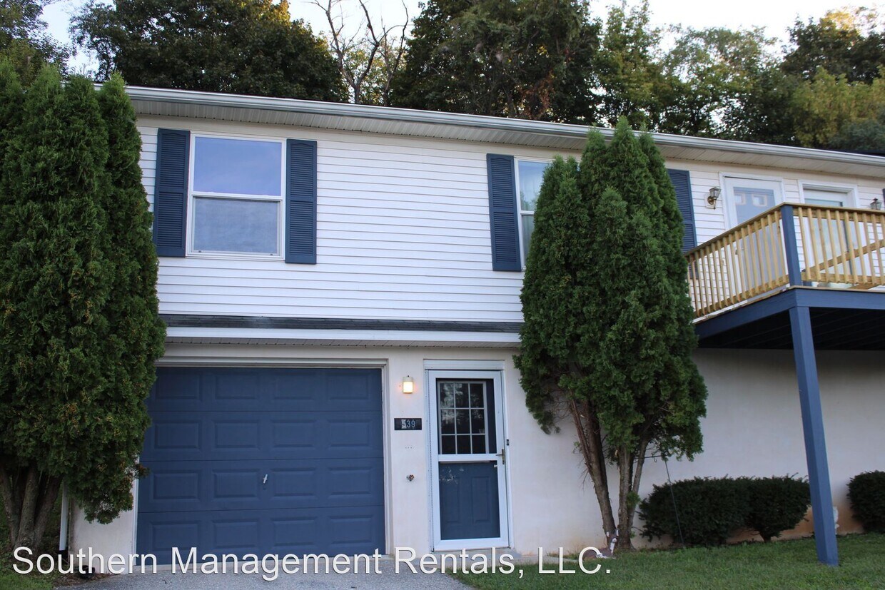 Primary Photo - 2 br, 1.5 bath House - 539 E Frederick St.