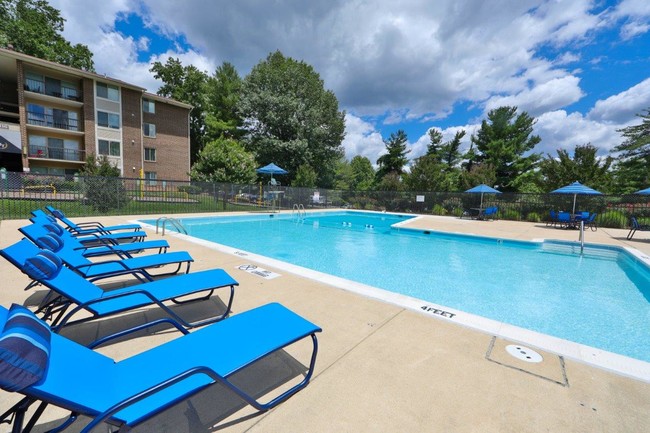 Building Photo - Montgomery Trace Apartment Homes