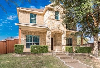 Building Photo - 2939 Fontana