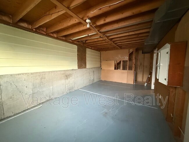 Building Photo - 1097 Monterey Ct