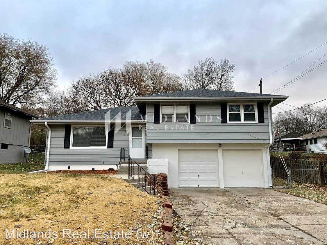Primary Photo - 3 br, 2.5 bath House - 2325 Ridgewood Avenue
