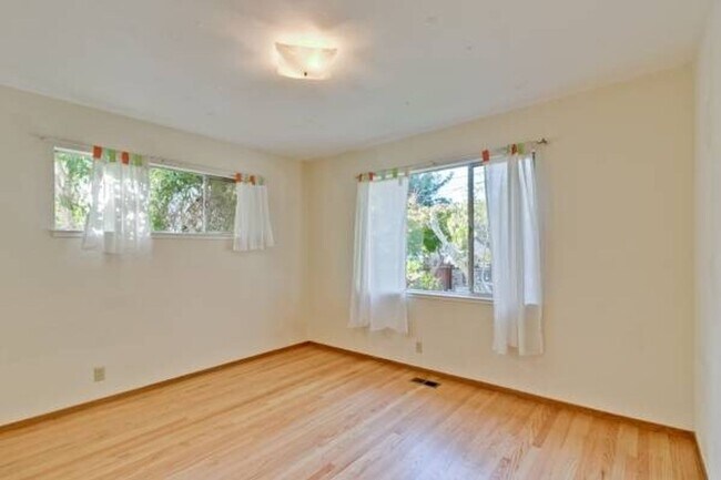 Foto del edificio - 3 Bed, 2.5 Bath Home in Wonderful Location