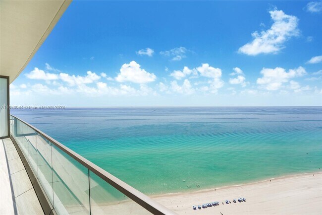 Foto del edificio - 18975 Collins Ave