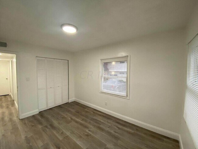 Building Photo - 3285 Sullivant Ave