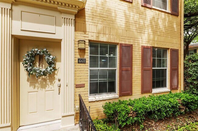 Building Photo - 4747 Bradford Dr