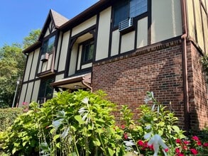 Building Photo - 50 Aiken St