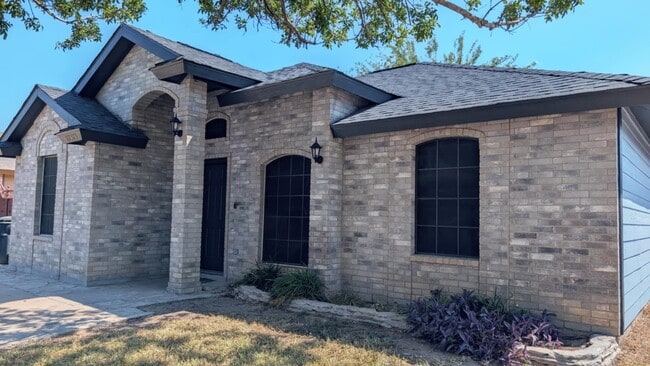 Building Photo - 10303 Dasher Dr