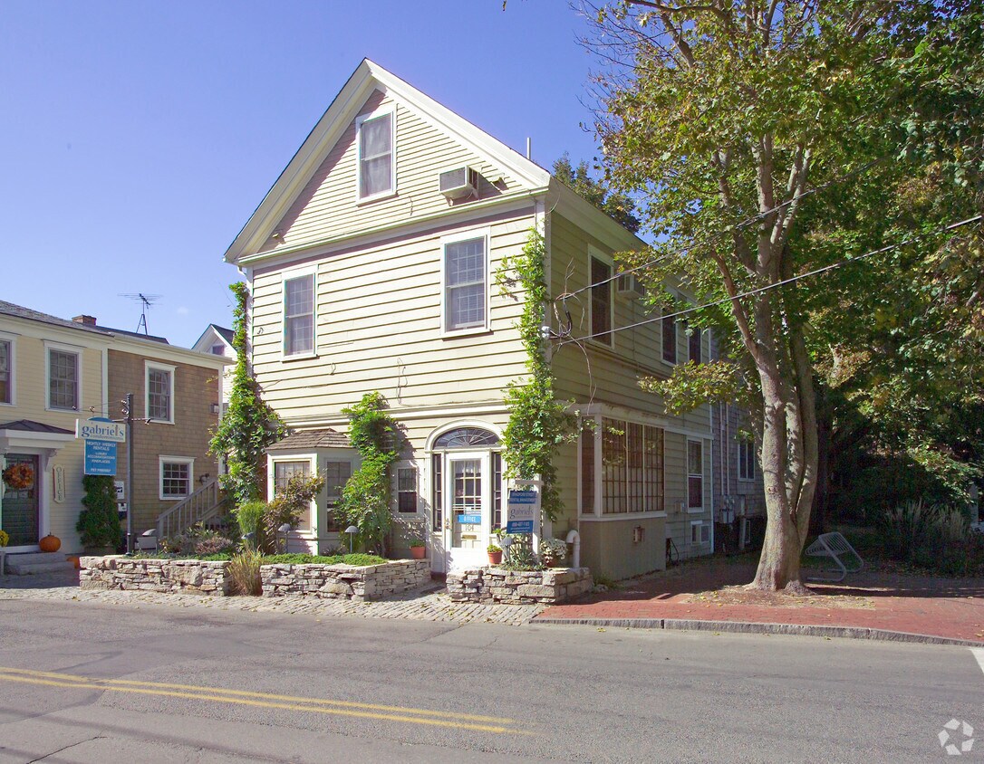 Building Photo - 104 Bradford St