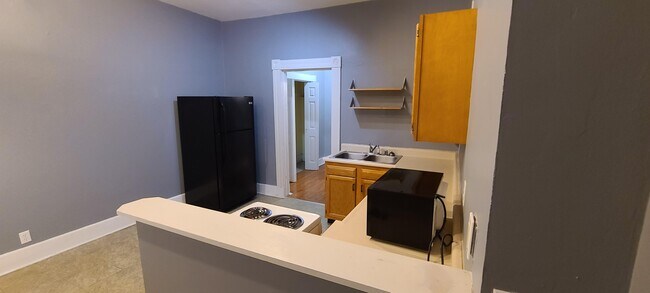 Kitchen - 530 Russell St