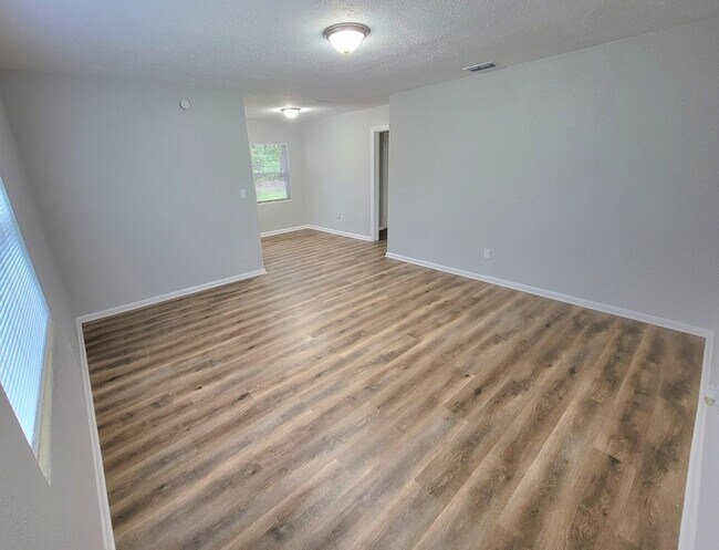 Building Photo - 5188 Ensign Ave