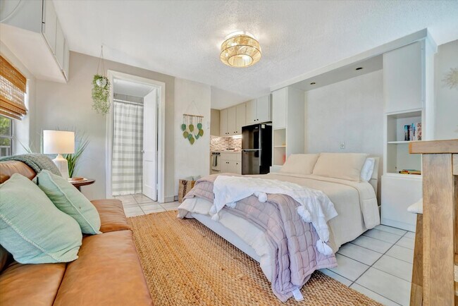 Foto del edificio - 483 E Shore Dr