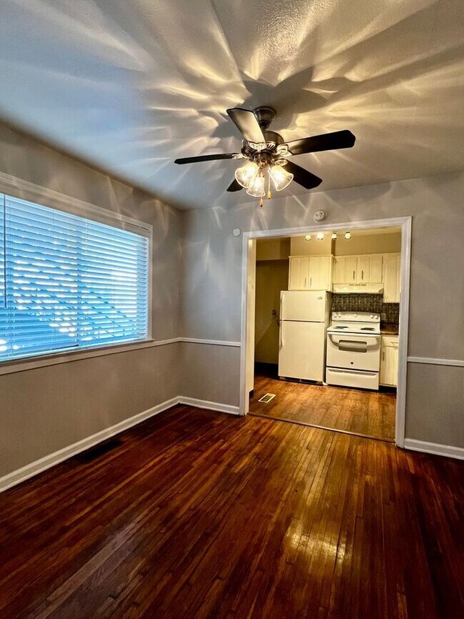 Foto del edificio - Quiet Midtown Community 2bd/1ba with Fall ...