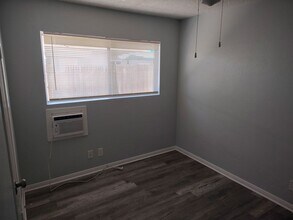 Building Photo - 1405 Yosemite Dr