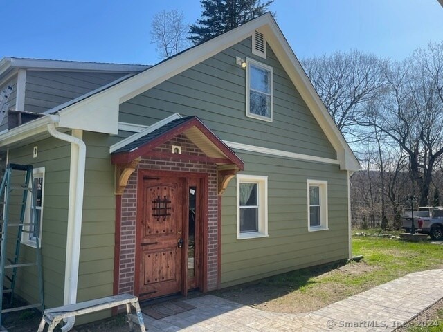 Building Photo - 446 Fall Mountain Rd