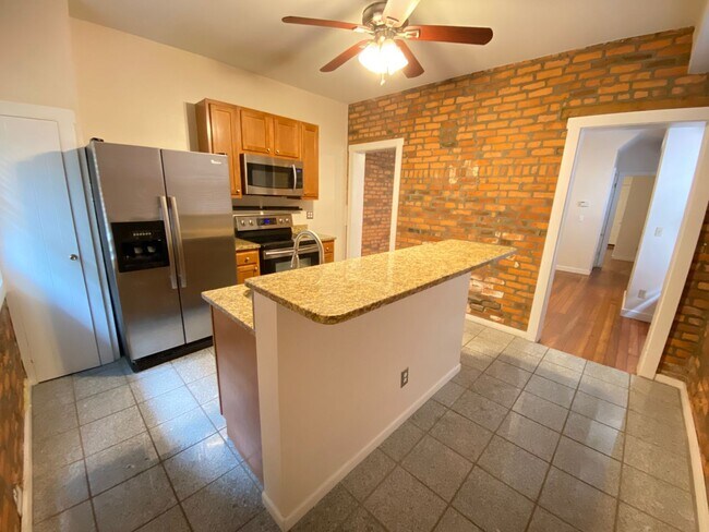 Foto del edificio - 884-886-886 Hunter Ave