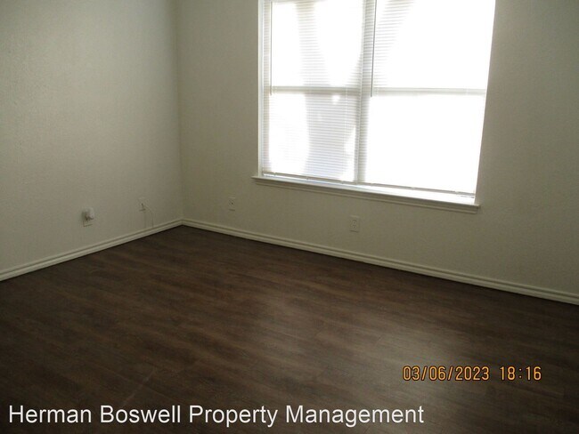 Foto del edificio - 2 br, 1 bath House - 1720 Justin Lyn