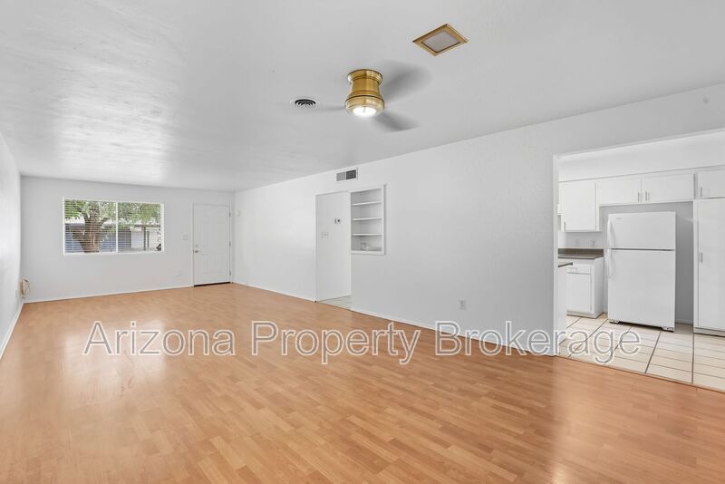 Primary Photo - 2110 S Granada Dr