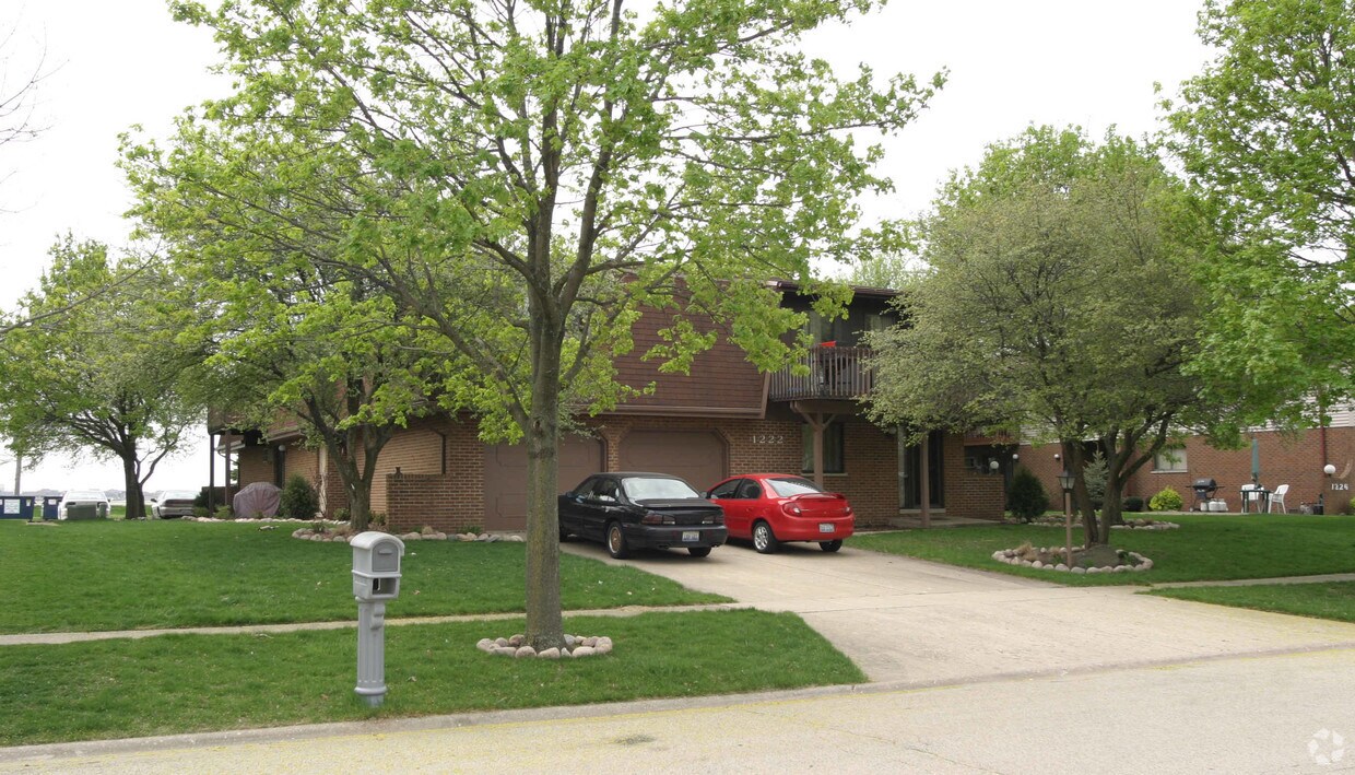 Primary Photo - 1222 Timber Pl
