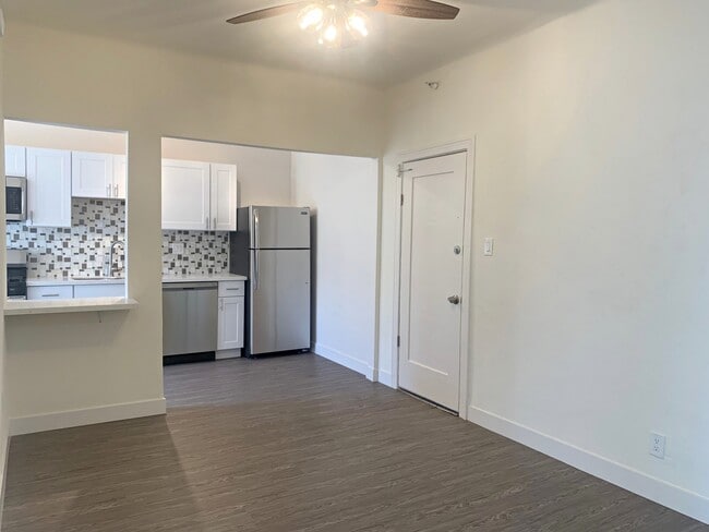 Building Photo - 1623 Mariposa Ave