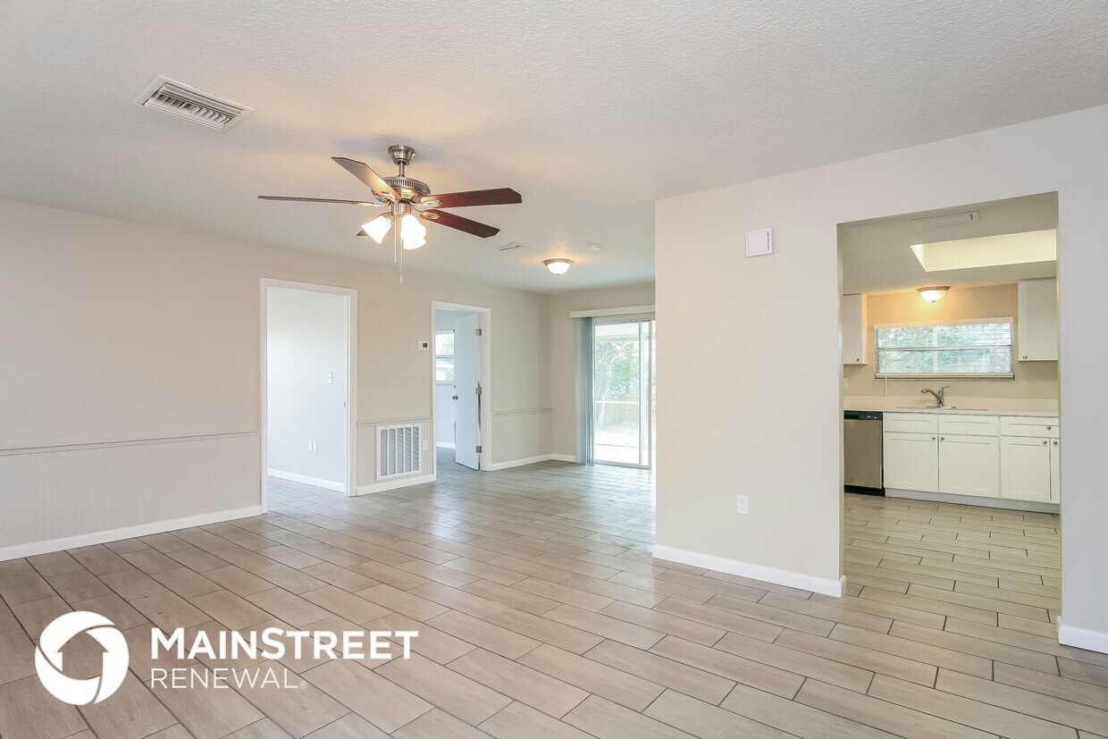 Foto principal - 13008 Agatha Ln