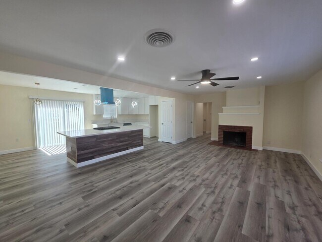 Foto del edificio - 1098 E 21st St