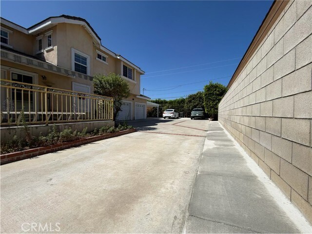 Foto del edificio - 5031 Kauffman Ave