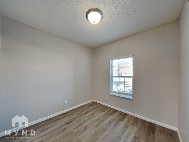 Foto del edificio - 1511 Danielle Rd