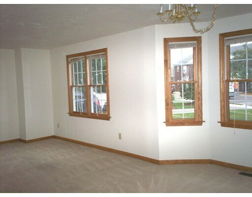 Building Photo - 117 Waverley Ave