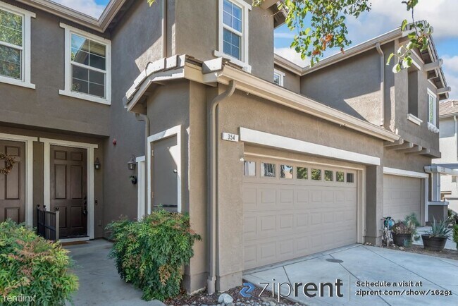Building Photo - 3 br, 2.5 bath Townhome - 354 Jefferson Dr...