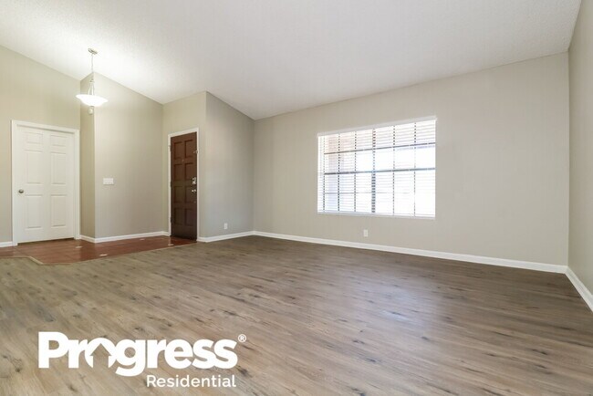 Building Photo - 7325 W Windrose Dr