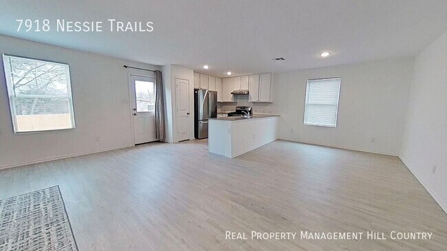 Foto del edificio - 7918 Nessie Trl