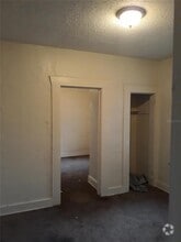 Building Photo - 1510 W 34th St