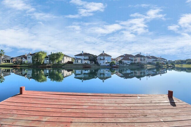 Foto del edificio - 3031 Blue Lagoon Ct
