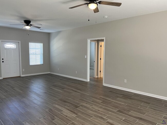 Building Photo - 99 Azalea Ave