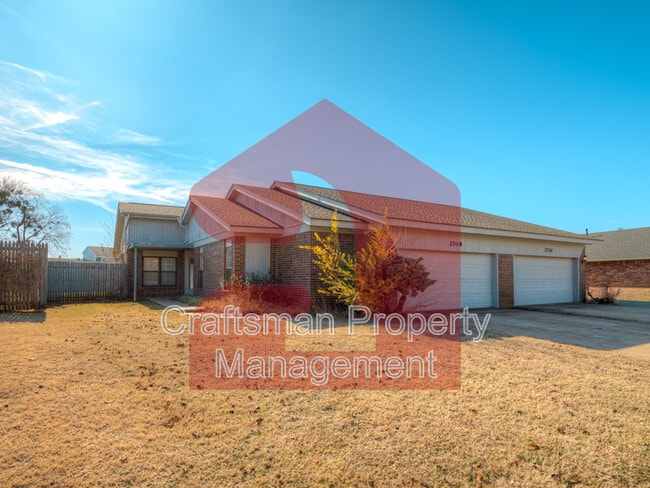 Foto del edificio - 2708 Silvertree Dr