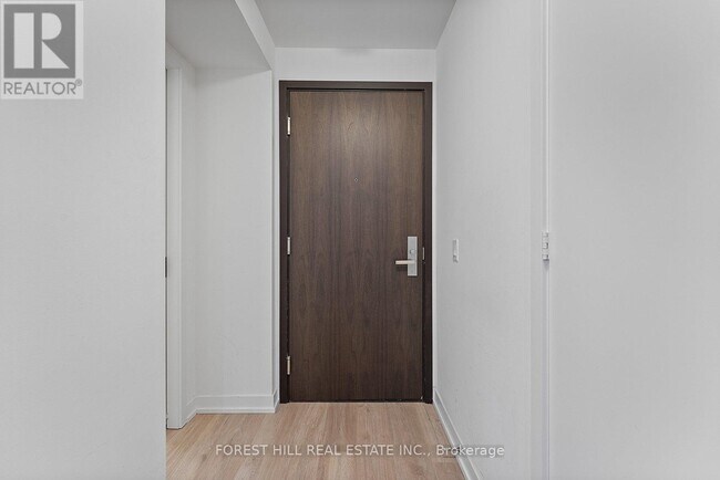 Photo du bâtiment - 1 Yorkville Ave