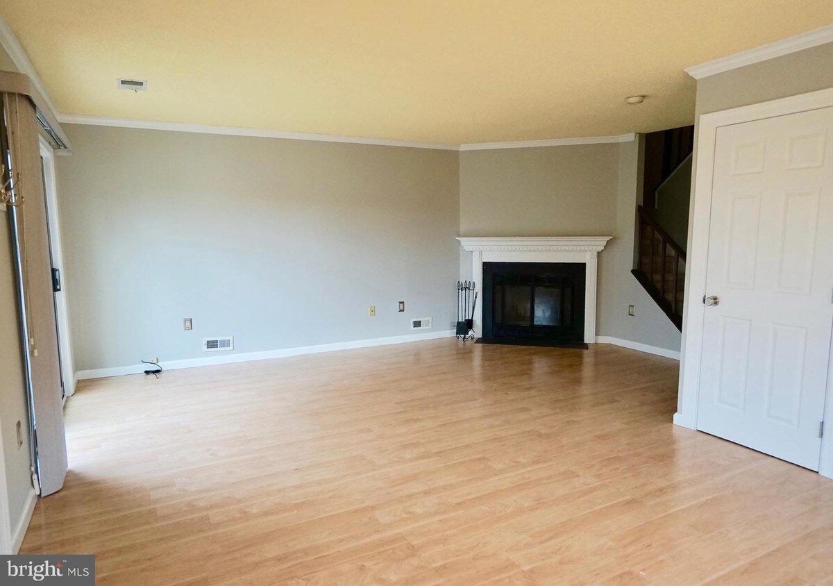 31 O'Neill Ct, Trenton, NJ 08648 Townhome Rentals in Trenton NJ