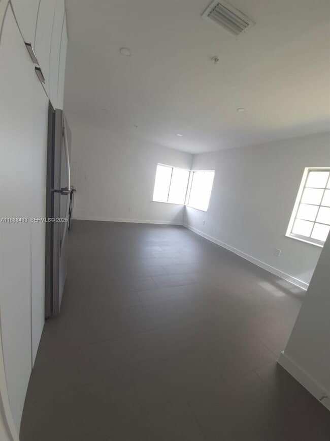 Building Photo - 1211 Euclid Ave