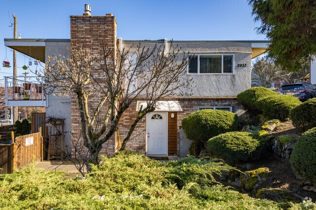 Exterior - 2932 Mayfair Ave N