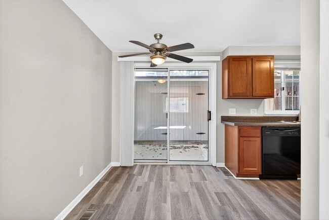 Foto del edificio - 335 1st Ave NW